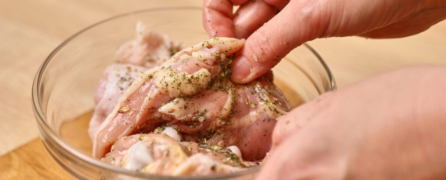 Resep Rendam Ayam Dalam Bahan Asin Ini Agar Lebih Juicier Petunjuk Bukan