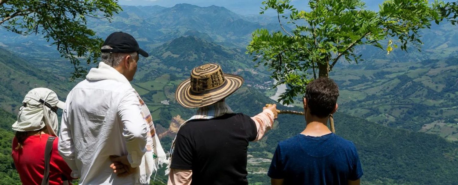 Tur Kopi Immersive Ini Mengikuti Biji dari Pohon ke Cangkir